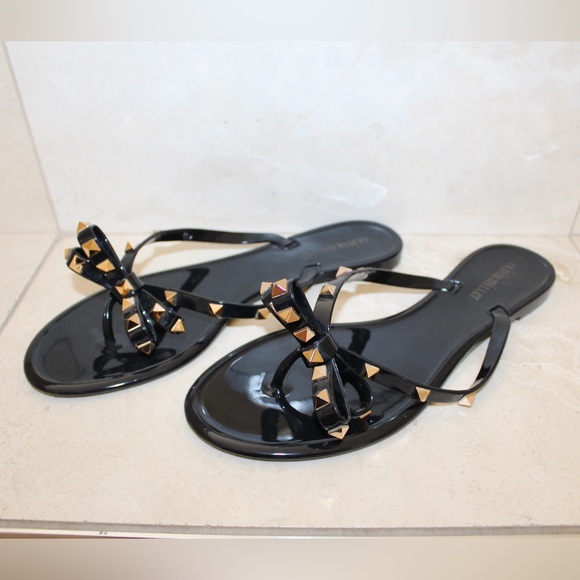 Olivia Miller Shoes - Olivia Miller sandals (women’s 10) (NWOT)
